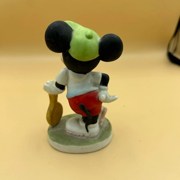 Mickey Mouse Figurine Tennis Porcelain Bisque. - Picture 4 of 5